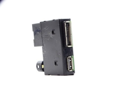 Вход port адаптер ami usb audi a3 s3 8v 5q0035736a фото №1