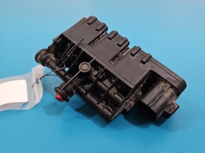 Распределитель модуль подвеска пневматической land rover range rover sport фото №1