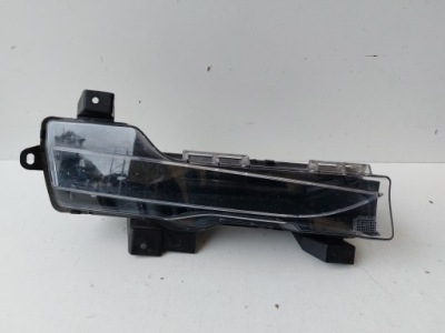 Tesla 3 протитуманна фара правий led drl 1077396-00-d оригінал фото №1