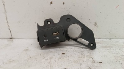 Hyundai i30 iii роз'єм port usb aux 96120-g2000 2017- фото №1