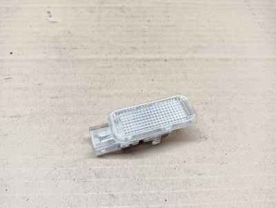 Лампа обшивка освітлення багажника skoda octavia ii фото №1