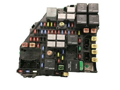 Коробка запобіжників cadillac srx 25771741 фото №1