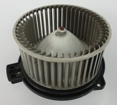 Mazda оригінальний номер 8940000232 вентилятор обдув фото №1