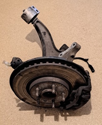 Opel insignia a hb 2.0 cdti ступица поворотный кулак суппорт тормозной правый перед фото №1