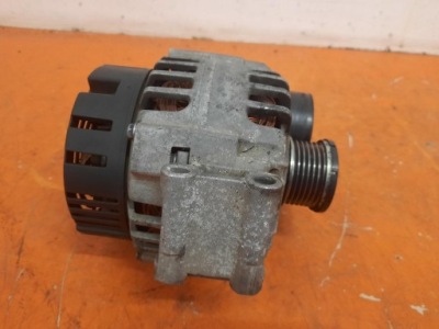 Bmw генератор 7521385-01 фото №1