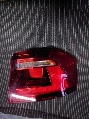 Vw golf vii sportsvan лампа правая задняя 510945096l фото №1