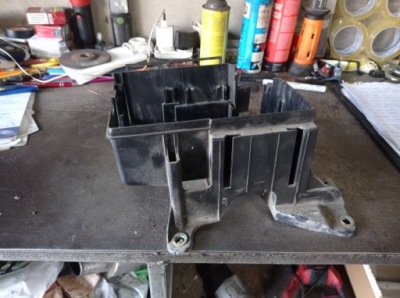 Opel corsa c - корпус коробка предохранителей 13140091 фото №1