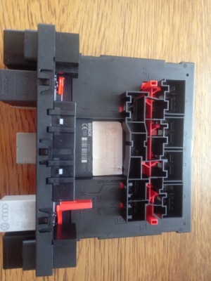 Модуль блок управления блок управления бортовой сетью bsi vw touran 1k0937049g фото №1