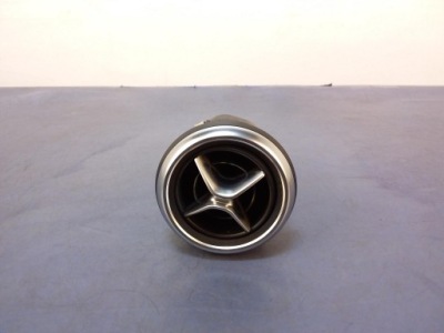 Mercedes a w176 ґрати обдув повітря середній фото №1