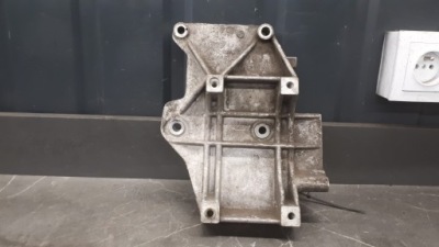 058260885c кронштейн генератора audi a4 b5 1.8 фото №1