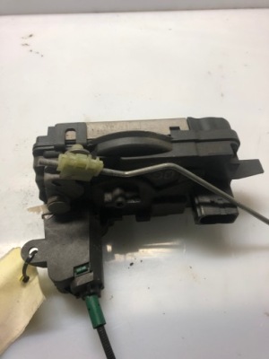 Замок двері ручка 13210749 правий перед opel фото №1