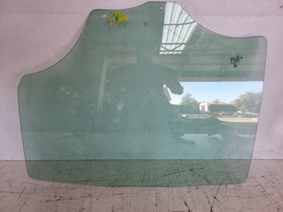 Peugeot 208 i 12-18 5d скло двері лівих задніх лівий задня фото №1