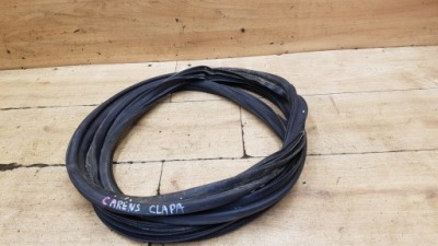 Прокладка кришки багажника задня kia carens iii фото №1