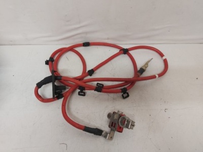 Кабель клемма плюсовая mercedes s-klasa w222 a2225465146 фото №1