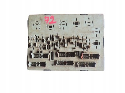 Коробка запобіжників peugeot 405 1.6 бензин 1987-1996 рік фото №1