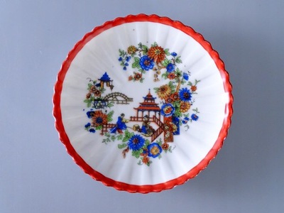 ZABYTKOWY TALERZYK W STYLU CHIŃSKIM