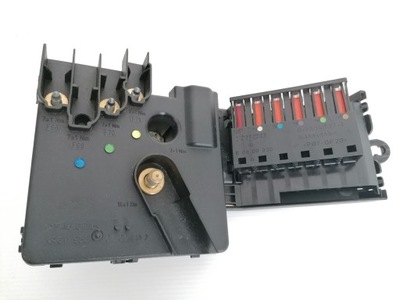 Mercedes w211 коробка запобіжників 2119820402 фото №1