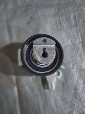 Ролик натяжителя ремень распределительного вала citroen-peugeot 9643329680 фото №1