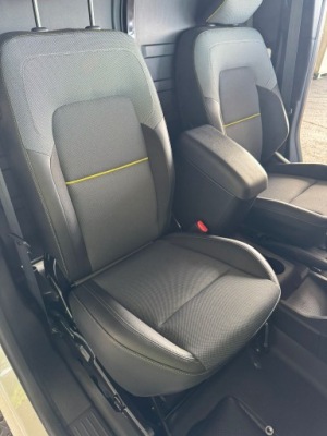 Сидіння передні перед сидіння оббивка заднє сидіння renault kangoo iii iv 2021 фото №1