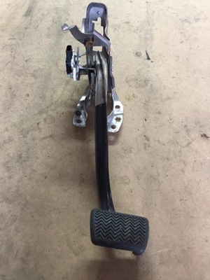 Toyota corolla e21 2018- педаль гальма автоматична коробка передач фото №1