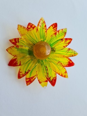 VINTAGE BROSZKA KWIAT CELULOZOWA Z LAT 50.