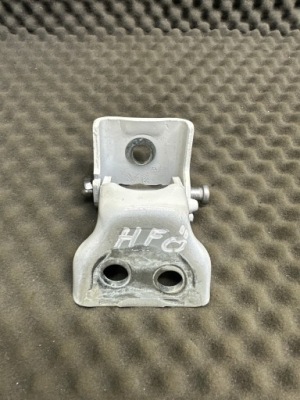 Петля двері правий перед peugeot фото №1