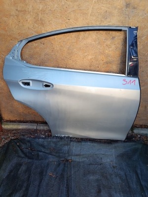 Двері праві задній lexus es vii 2018- фото №1