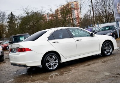 HONDA ACCORD 03-08 SPOILER BRIDA AL TAPA DE MALETERO EJEMPLO  