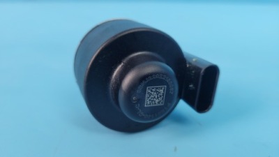 Tesla model 3 21r клапан електроклапан 1501100-cl-c фото №1