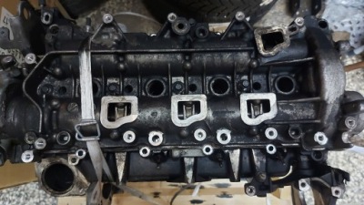 Крышка клапанов валов распределительного вала toyota proace peugeot opel 1.5 blue hdi фото №1