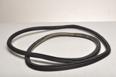 Porsche macan прокладка дверь правый задняя 95b833721 фото №1