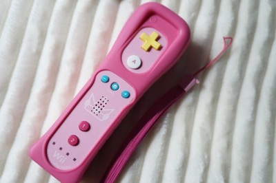 Kontroler NINTENDO WII REMOTE Motion PLUS PEACH