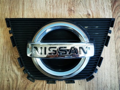 NISSAN QASHQAI J10 LIFT EMBLEMAT ZNACZEK W GRILL