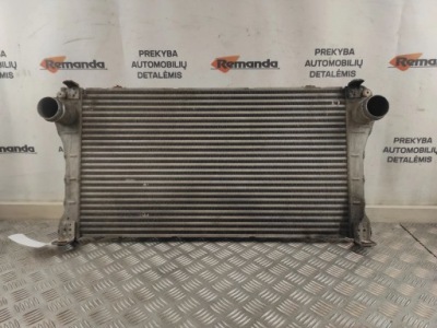 2007 toyota auris 150 интеркулер jd1271002540 фото №1