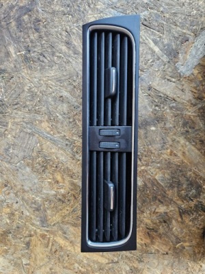 Audi a4 b8 решётка обдув средняя 8t1820951c фото №1