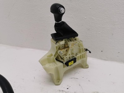 Домкрат ручка zmianybiegów kia carens iv 1.7 crdi фото №1