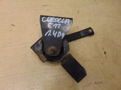 Подушка двигуна кронштейн toyota corolla e12 d4d фото №1