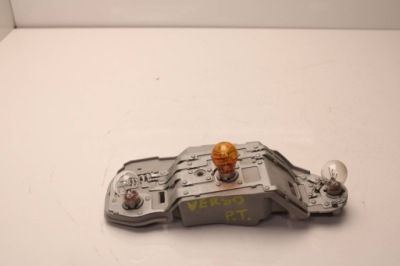 Вкладиш лампи роз'єм лампочка правий задня toyota corolla verso ii фото №1