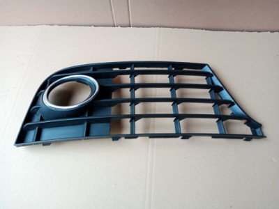 Audi tt правая решётка бампера 8j0807682f фото №1