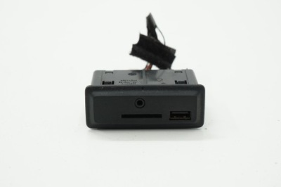 Renault master iii lift 18r роз'єм port usb aux sd 280233290r фото №1
