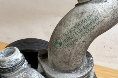 Насос води bmw 5 f10 162524 2011 фото №1