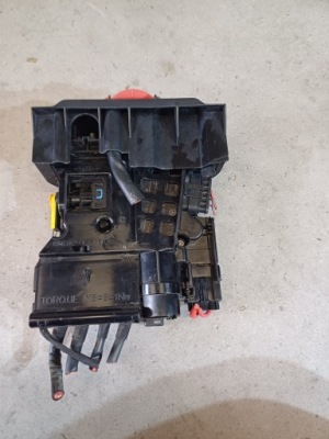 Модуль клемма аккумулятор mercedes w204 c-klasa nr. a2045403750 фото №1