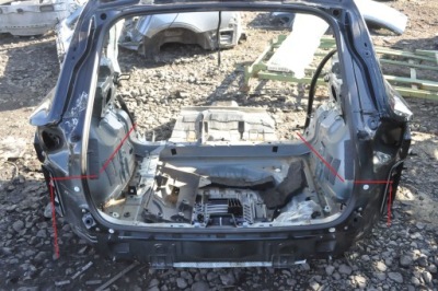 Volvo xc40 pas задня задній піддон фото №1