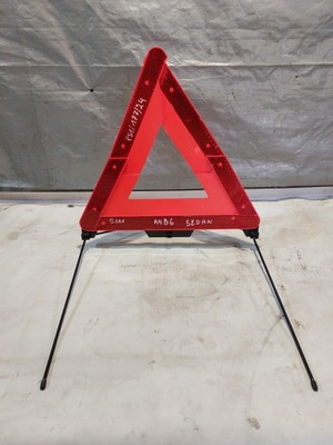 Трикутник попереджувальний audi a4 b6 фото №1