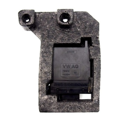 Модуль / блок керування радара vw eos 1q0951177a фото №1