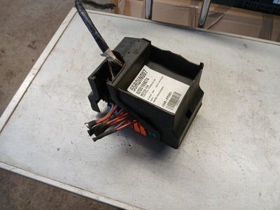 Коробка предохранителей renault laguna ii 8200169074 фото №1