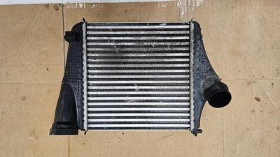 AUŠINTUVAS INTERCOOLER PORSCHE CAYENNE AUDI Q7 VW TOUAREG 4M0145804AR 