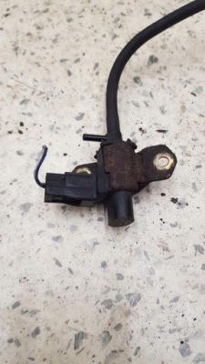 Клапан вакуумa mazda 6 gg gy 1.8 16v фото №1