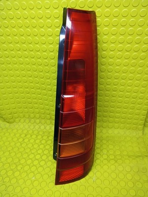 Mitsubishi space runner лампа правий задня фото №1