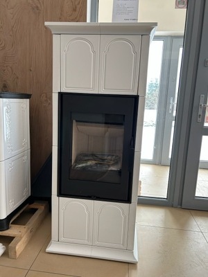 Piec wolnostojący kafel biały